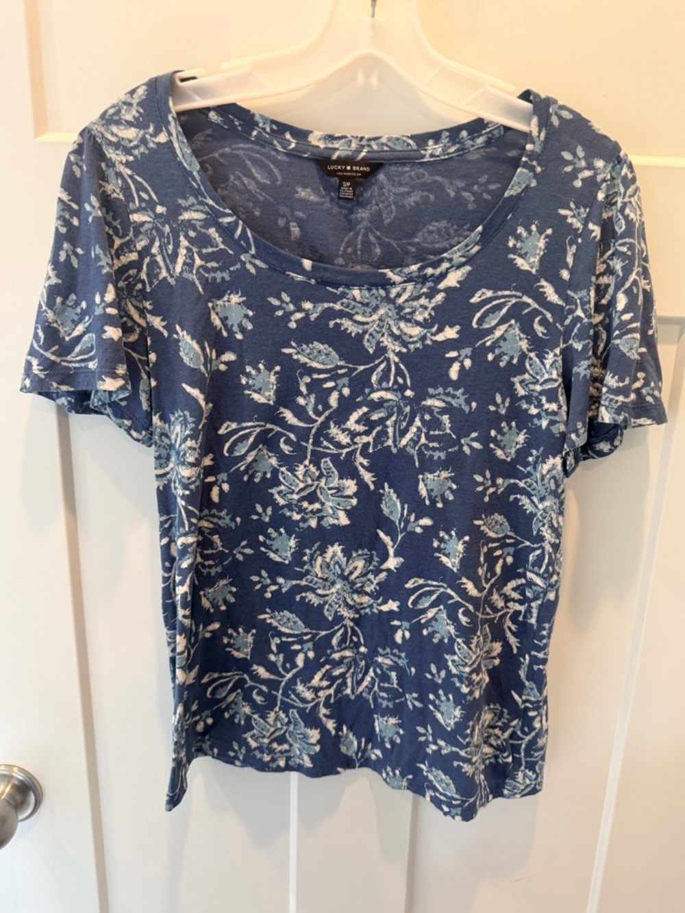 Lucky Brand Blue Floral Tee Small Soft Cotton Modal Short Sleeve Top
